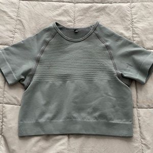 Alphalete revival crop top